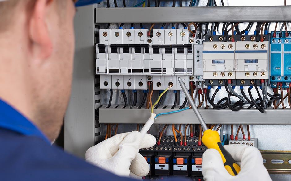 électricien en urgence Dampierre-en-Yvelines